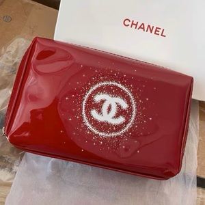 CHANEL Beauty Glossy Red Makeup Zip Pouch brand newCHANEL Makeup Cosmetic Bag